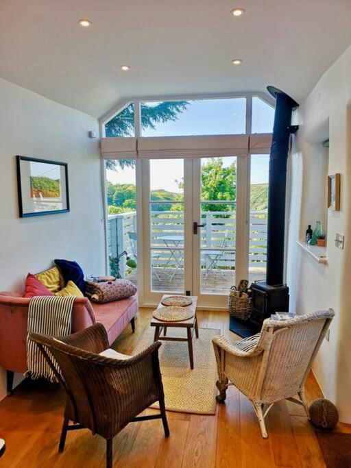 The Little Post House. A Perfect Village Retreat, With Stunning Views. 博斯卡斯尔 外观 照片